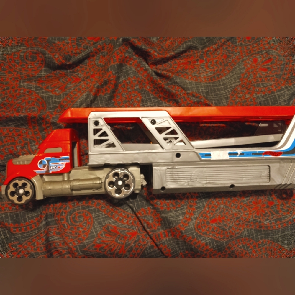 Hot Wheels City Car Hauler Blastin' Rig Vehicle by Mattel